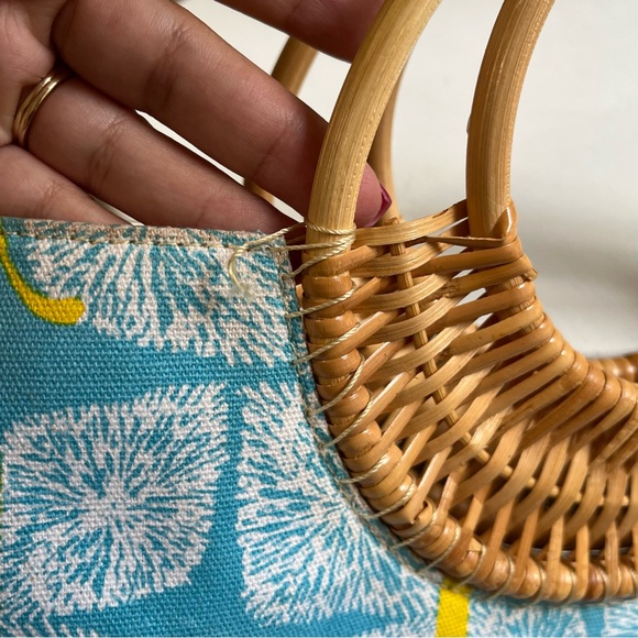 Lilly Pulitzer Beach Bag Blue and Yellow Paisley Tote with Bamboo Handles - Picture 9 of 10